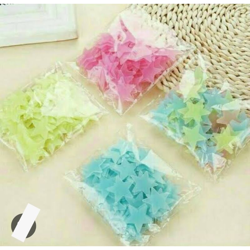 

J1 - STIKER BINTANG GLOW IN THE DARK ISI 90 PCS