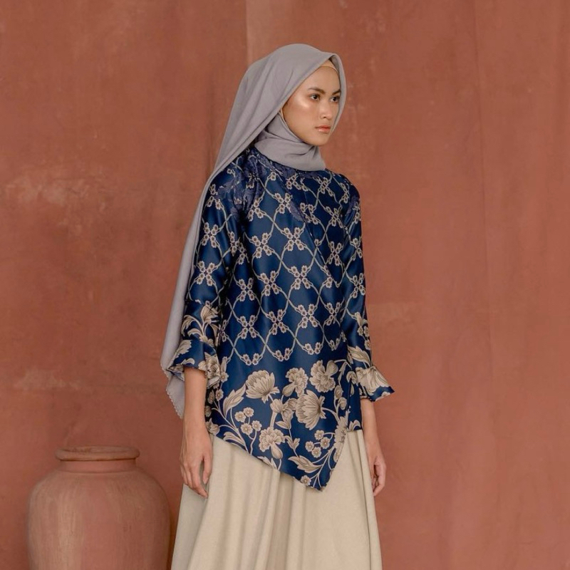 Sumbawa blouse preloved by wearingklamby size M