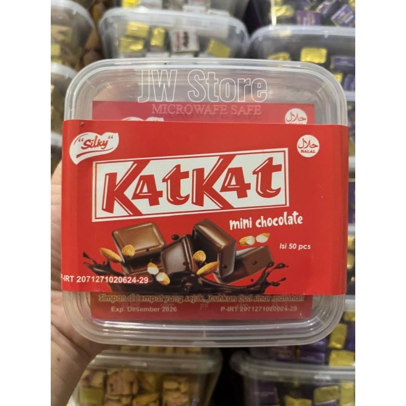 

[ HALAL ] VIRAL K4TK4T CUBE CHOCOLATE & PEANUTS 1KOTAK ISI 50PCS