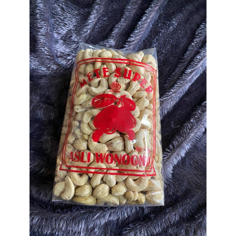 

KACANG METE MENTAH SUPER KHAS WONOGIRI