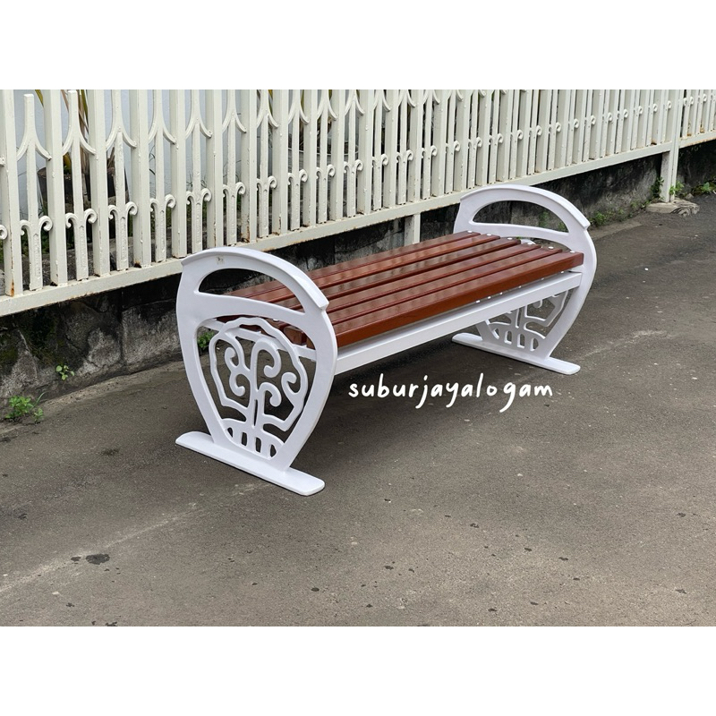 Kursi Taman Panjang / Kursi Kayu