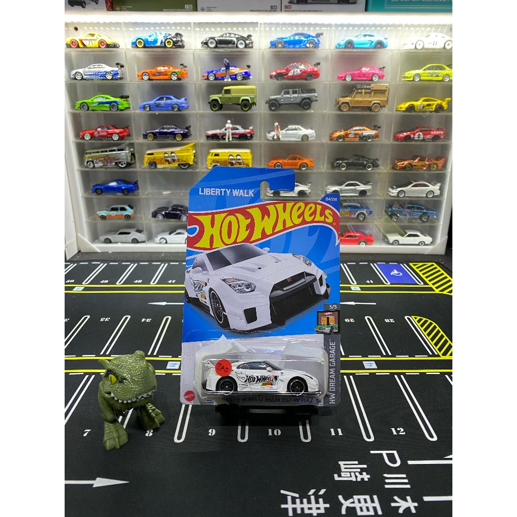 Hot Wheels Nissan GTR R35 LBWK White