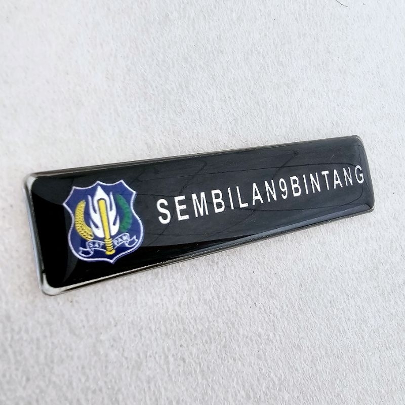 

Papan Nama Dada Stainless Magnet Lapisan Coating Resin Plus Pin Korpri Premium