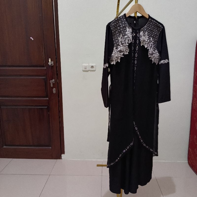 gamis hitam  brukat