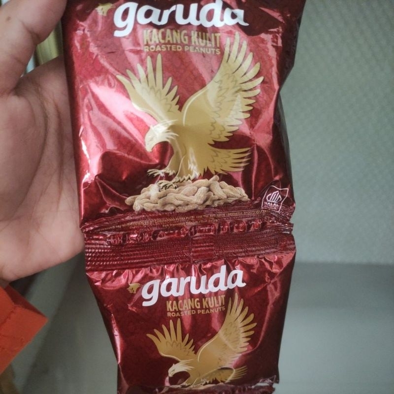 

Garuda Kacang Kulit Roasted Peanuts Renceng ( 14 gr x 10 pcs )