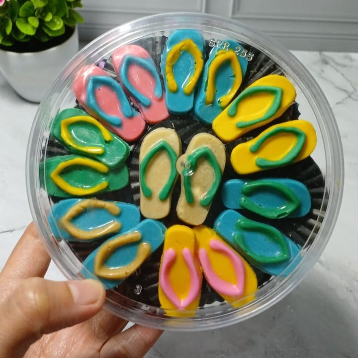 

Coklat karakter sandal kemasan 250 gr