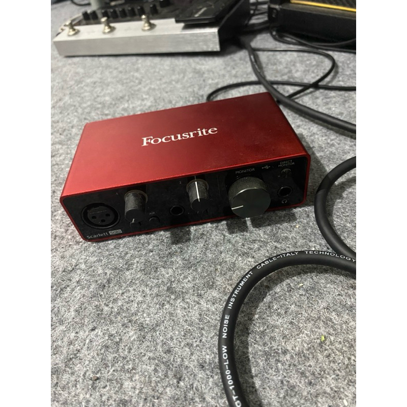 PRELOVED focusrite scarlett soundcard gen 3 masih mulus kaya baru