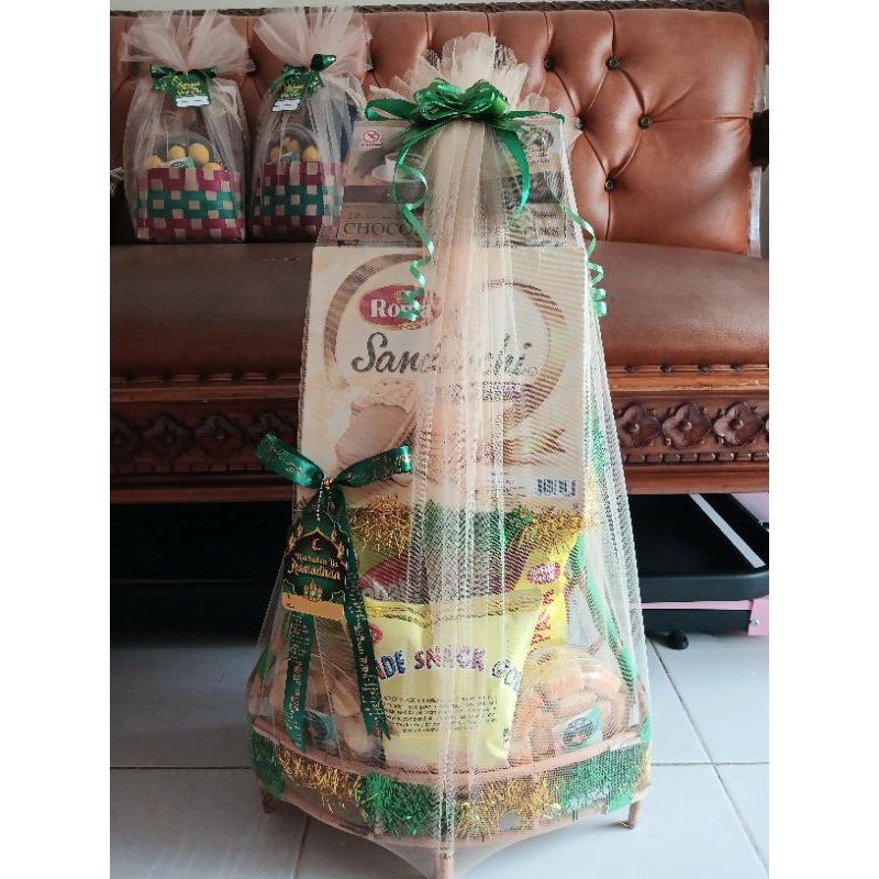

Parcel snack dan kue kering