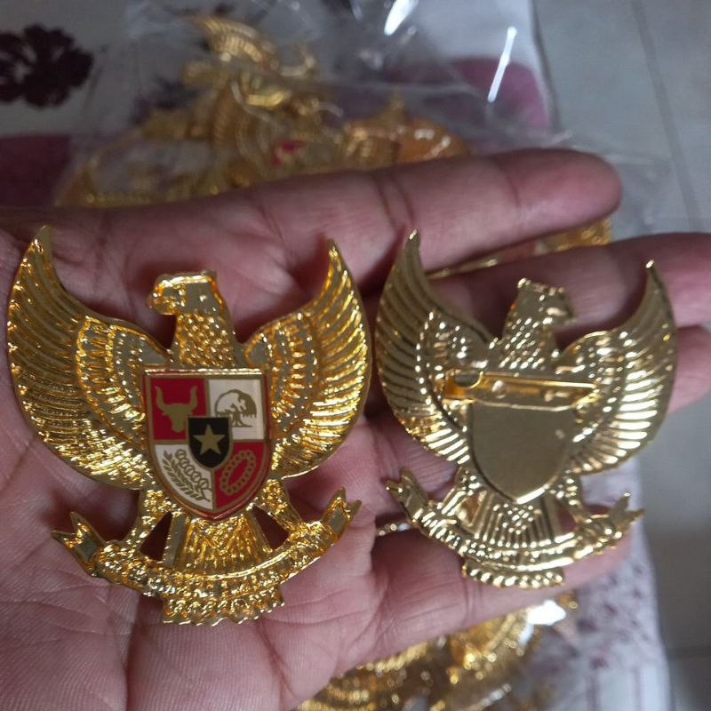 pin garuda 5cm