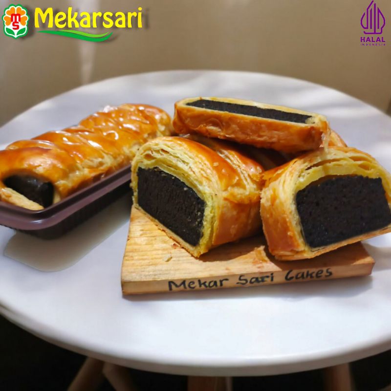 

Brownies Pastry Mekarsari Original, Pastry Lembut Dan Crunchy Di Padu Rasa Coklat Yang Originally