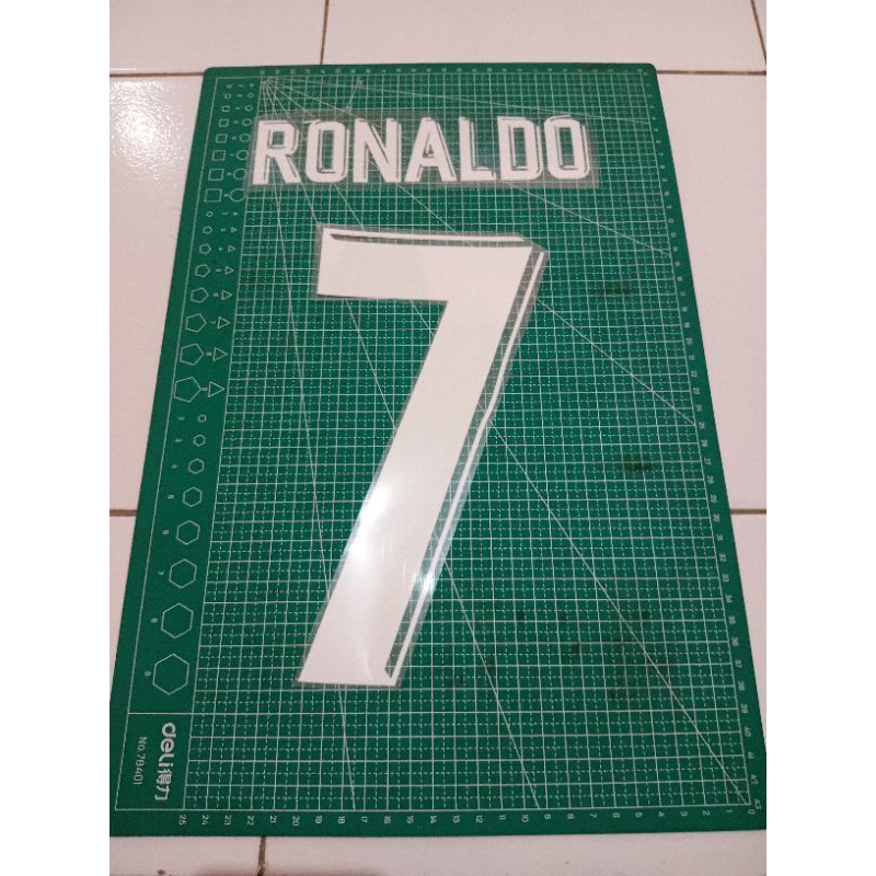 NAMESET VELVET BLUDRU MADRID RONALDO 7