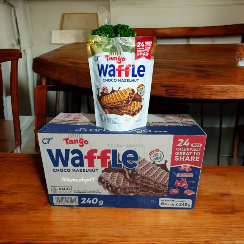 

TANGO WAFFLE CHOCO HAZELNUT 6 POUCH X 240 GRAM / KUE LEBARAN