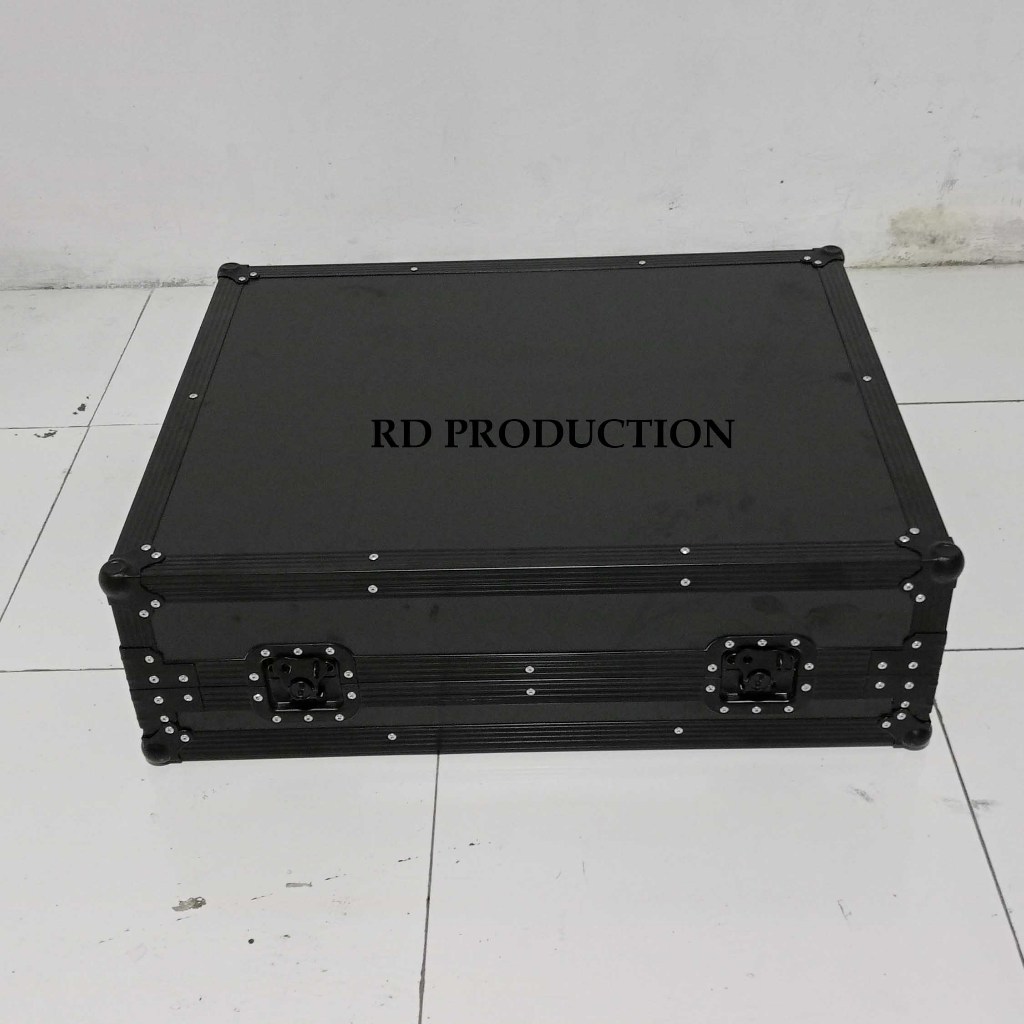 HARDCASE MIXER SOUNDCRAFT 12 CHANNEL HARD CASE 12 CHANNEL flight case