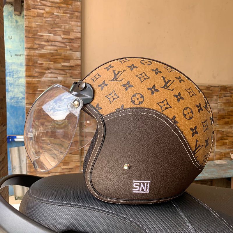 helm motif LV helm bogo kulit dewasa