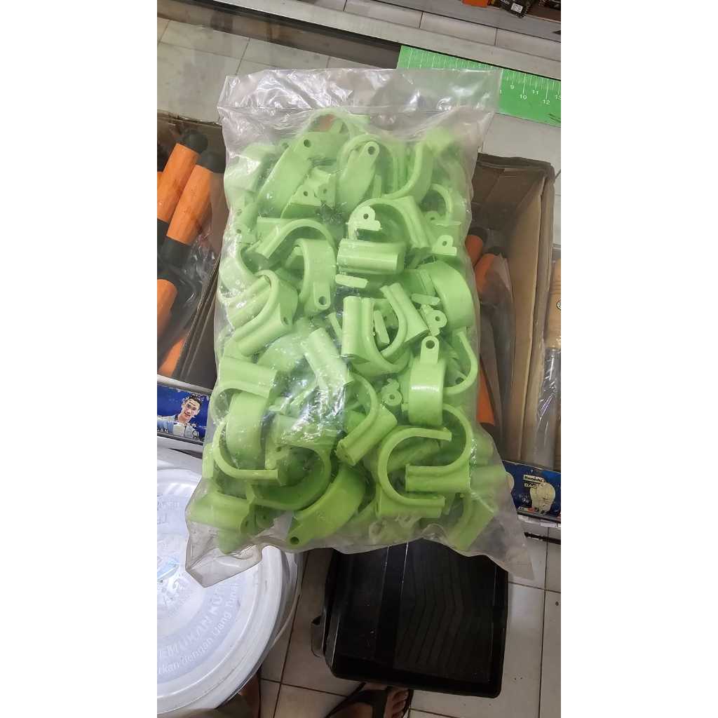 Klem Pipa PVC . Klem pipa plastik