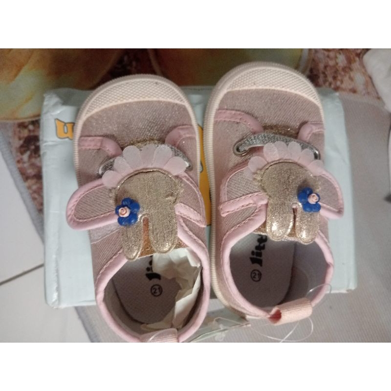 Sepatu bayi disney little M