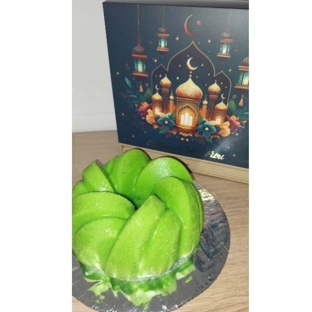 

Hampers Lebaran Makassar - Kue Bolu Pandan