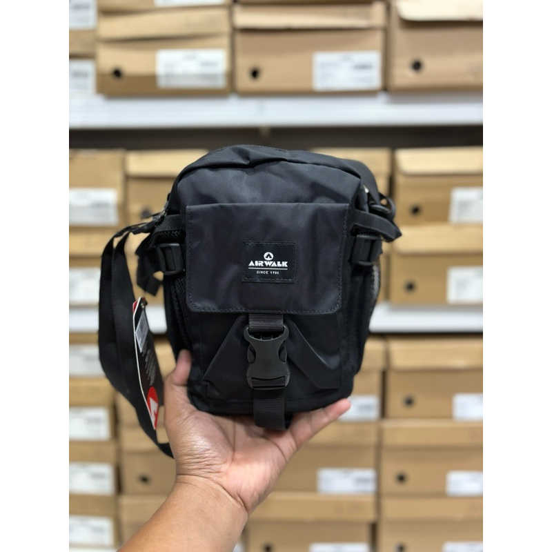 TAS AIRWALK BRUNER WAIST BAG BLACK AIWSB240401B TAS SELEMPANG AIRWALK WAIST BAG ORIGINAL