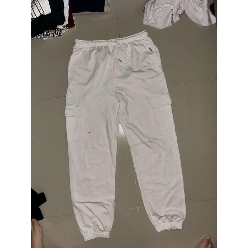 BERSHKA WHITE SWEATPANTS