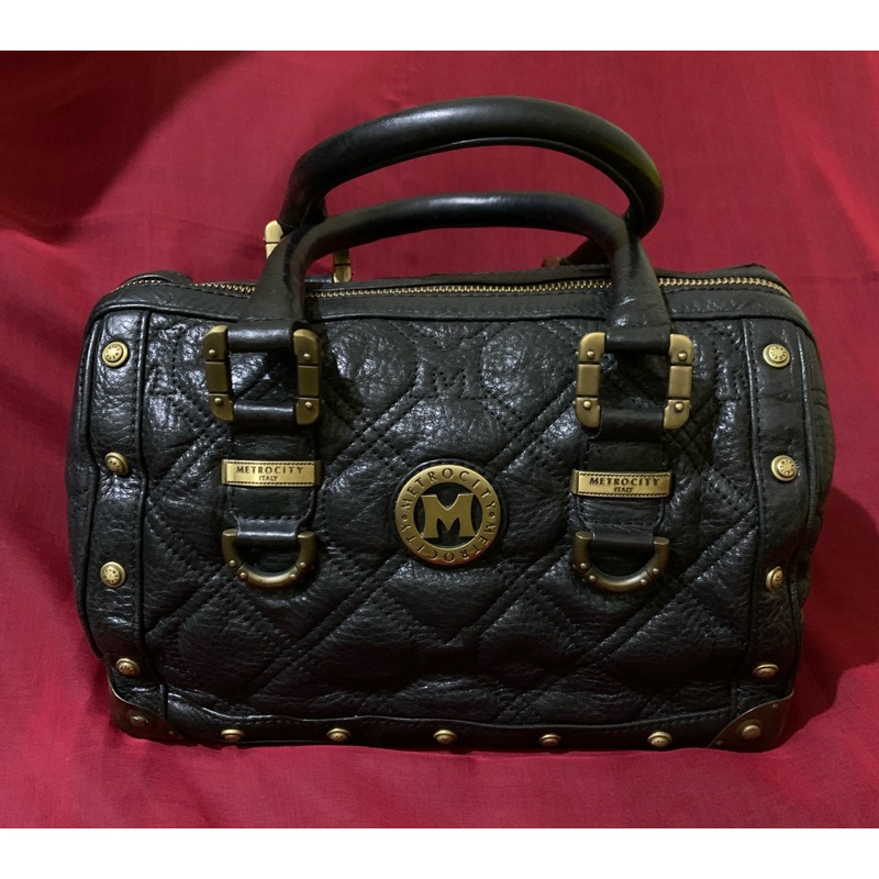 Tas preloved Metrocity speedy vintage bag. Size 25x16x13,5. Warna hitam pekat. Kulas tebal. Cakep