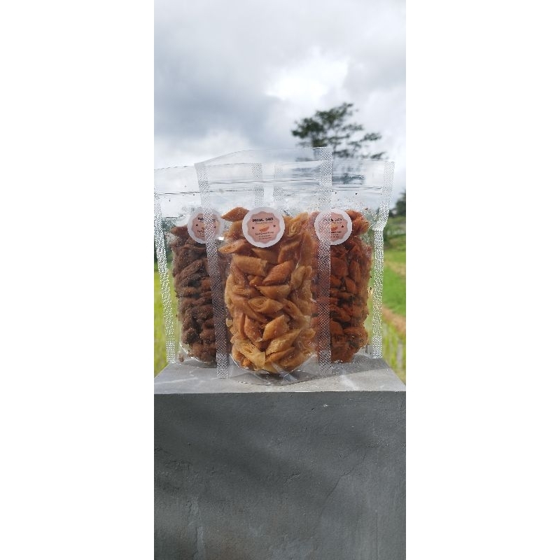 

Kripik Lumring /kripik Lumpia kering/kripik pangsit