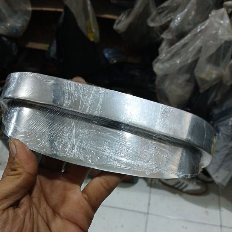 ring lampu vespa px model topi hitam dan crom