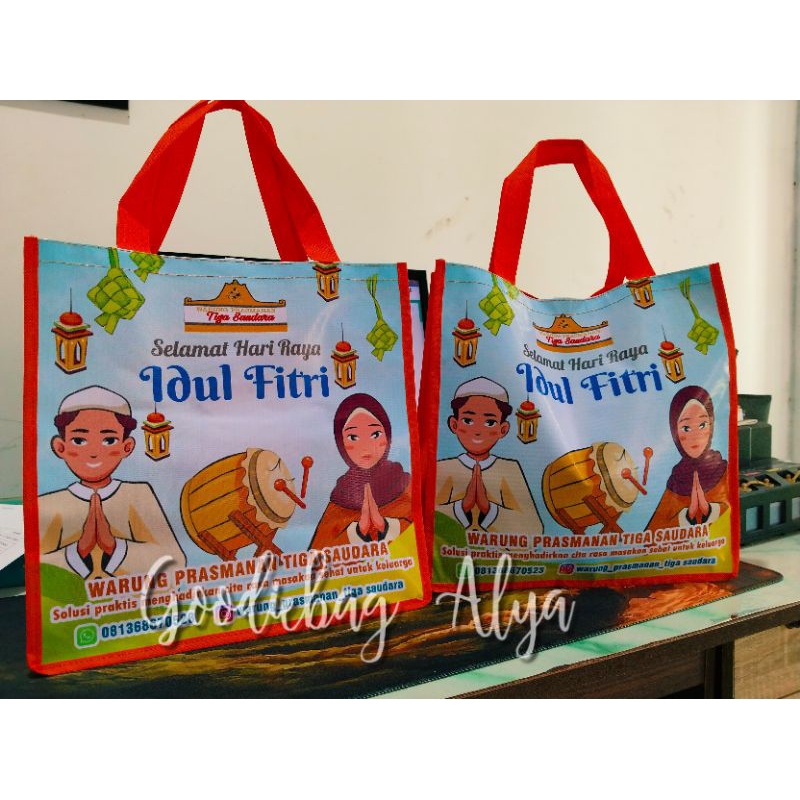 

Tas Parcel Lebaran Custom Nama Toko Uk.30x25x15 cm