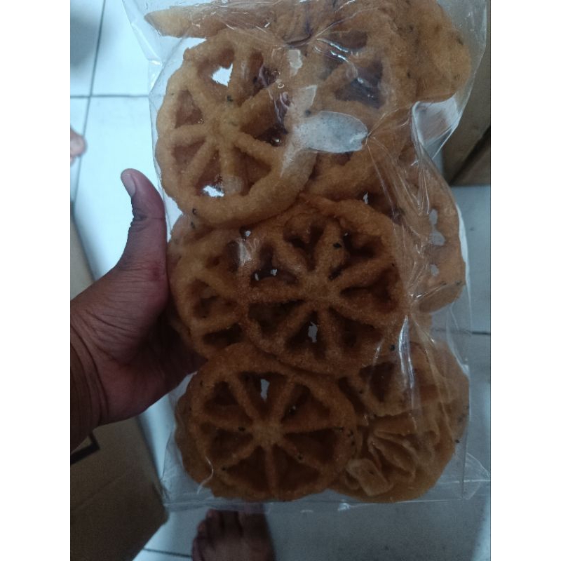 

kripik kembang goyang 250gr