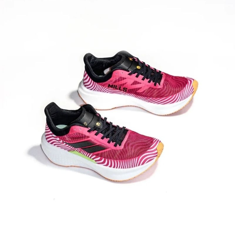 SEPATU RUNNING MILLS ENERMAX DYNAPLATE