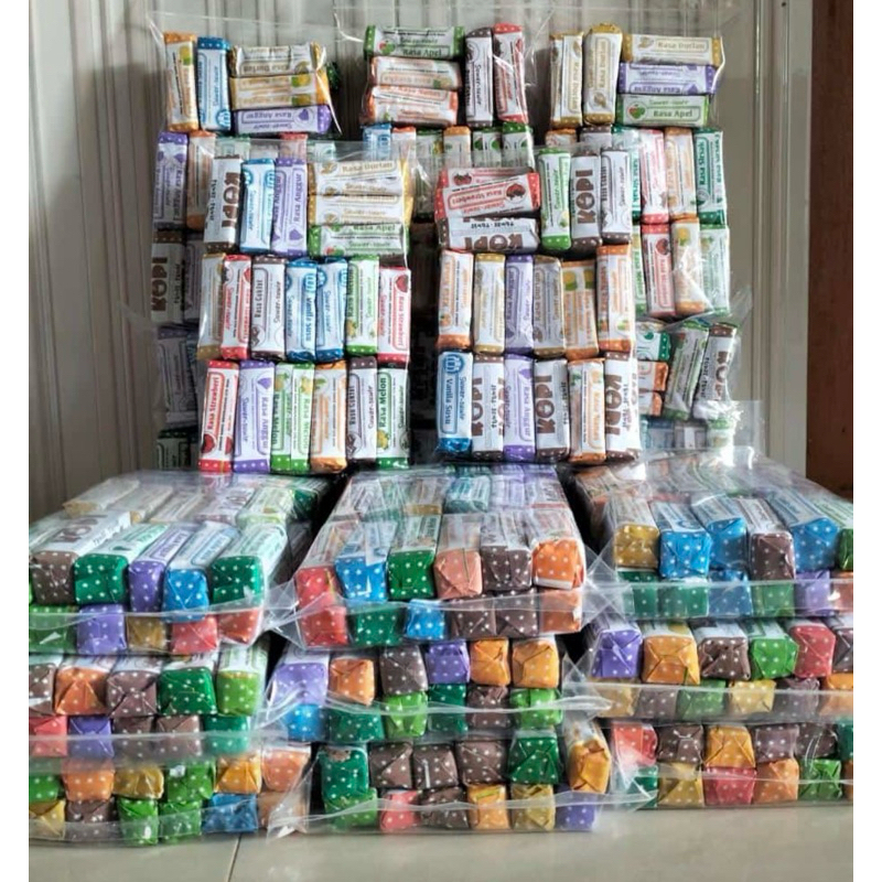 

SUWAR SUWIR ANEKA RASA | SUWAR SUWIR KHAS JEMBER | OLEH OLEH KOTA JEMBER | SUWAR SUWIR TAPE ANEKA RASA 500gr | PERMEN TAPE KHAS JEMBER