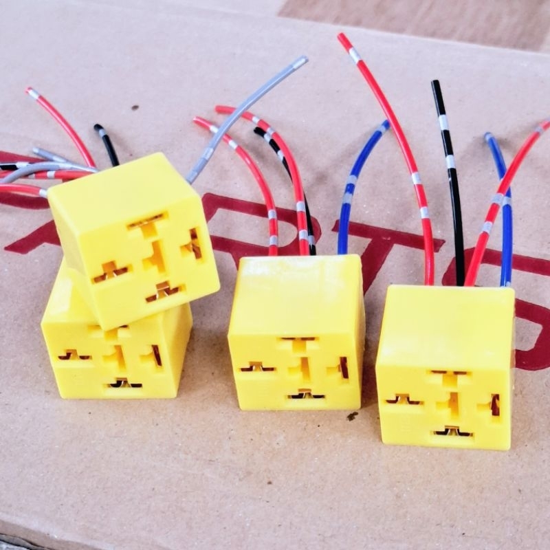 Soket Rumah Relay Kabel bintik 4 Kabel / Rumah Relay Klakson Lampu depan Kabel bintik