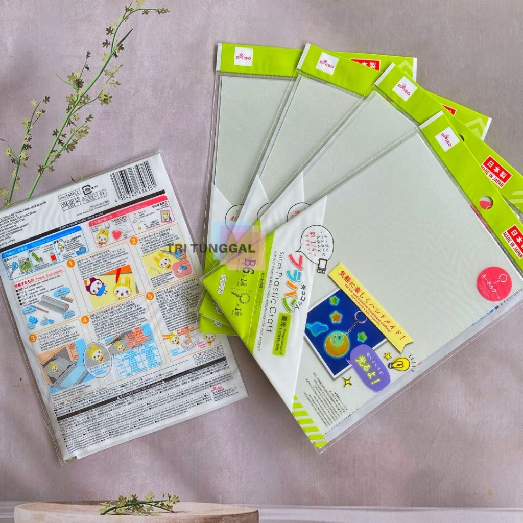 

Shrink Paper Glow in The Dark Shrink Plastic Phosporescent Ukuran B6 Ketebalan 0.2mm Warna Translucent Polystyrene Iron Tekstur Kasar Shrink Paper Premium Oil Based Marker Gambaran Gantungan Kunci Keychain DIY Transparan Kerajinan Prakarya Toko Tri Tungga