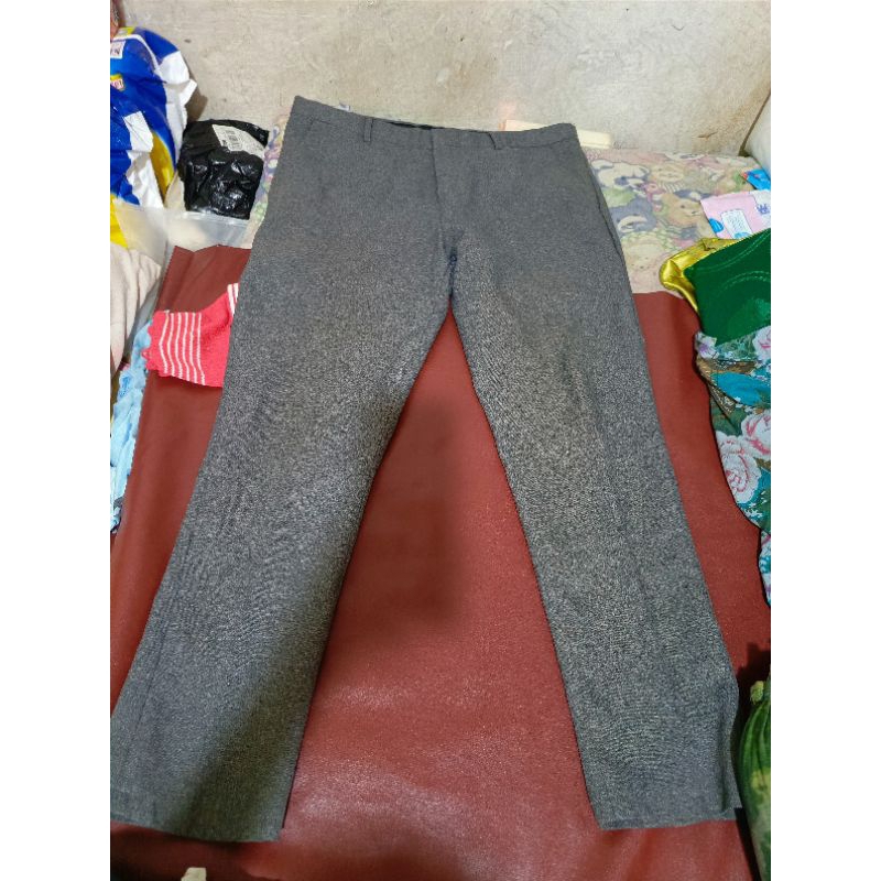 Preloved Celana Bahan Formal Pria Slimfit