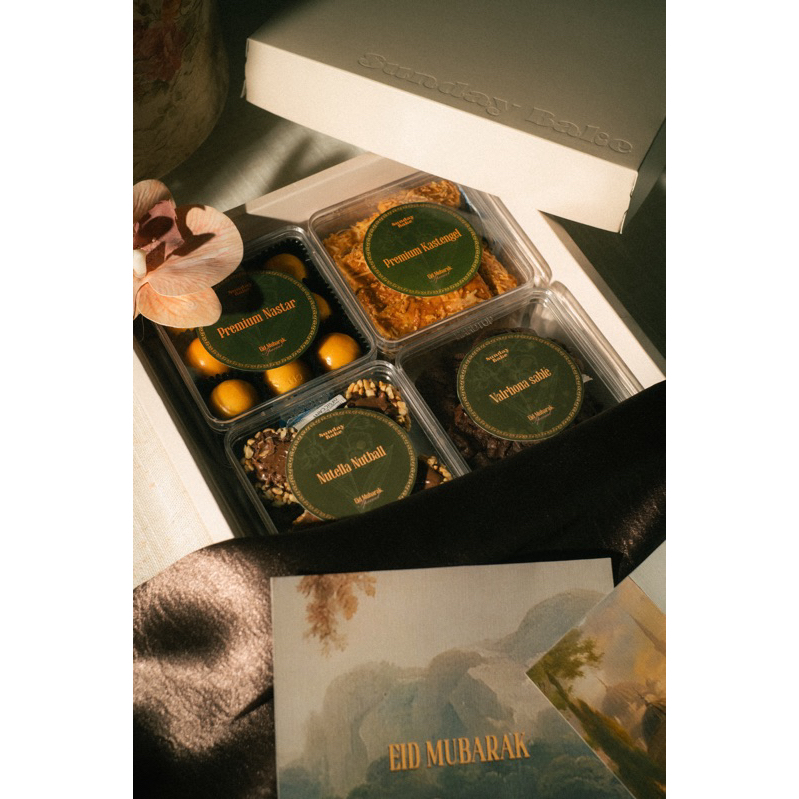 

MAKKAH PREMIUM HAMPERS BOX LEBARAN IDUL FITRI (kastangel nastar wijsman nutella thumbprint)