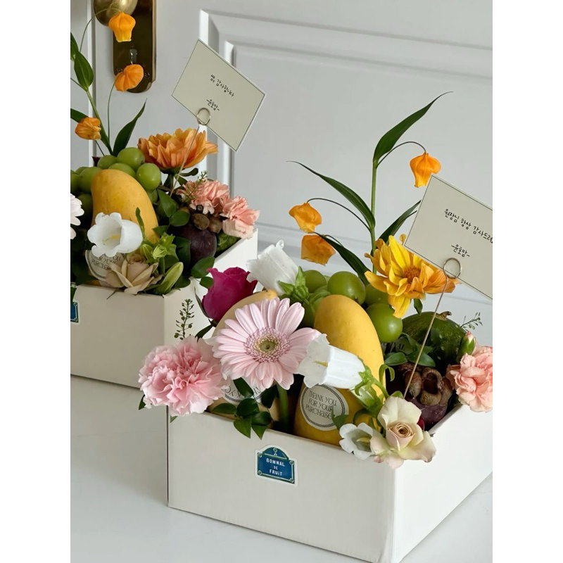 

the hampers box bouquets bucket bunga fresh instan sameday siap pakai dan kirim kapan saja kemana saja hampers eid kekasih sahabats eid mubarak lebaran natal christmas chinese new year