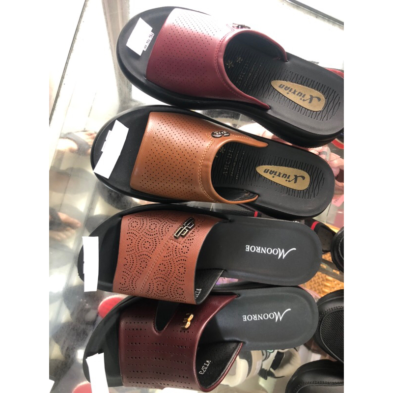 sandal wanita flat. merek Xiuxian dan Moonroe
