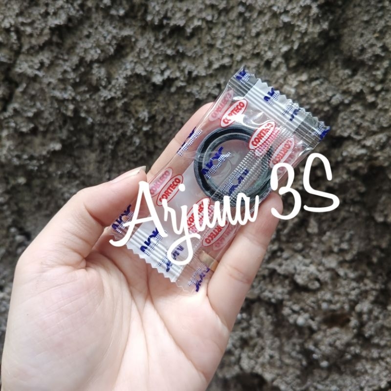 Seal kanan rack steer power steering Avanza old/ Xenia old