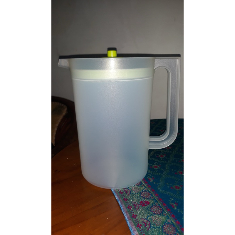 BARU tupperware teko/pitcher air crystal neon 2L