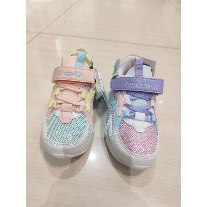 sepatu sneakers anak cewek LED by CROCODILE