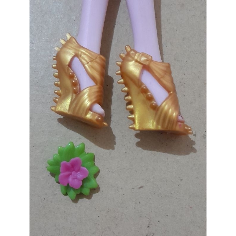 sepatu MH aksesoris boneka barbie monster high