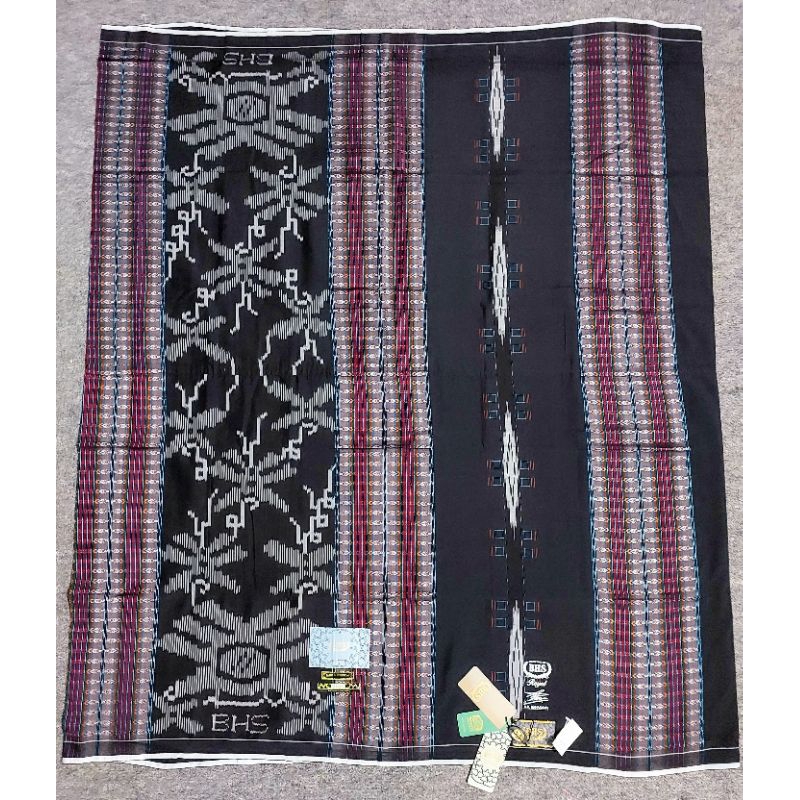 SARUNG BHS ITG ROYAL GOLD WARNA HITAM LIMITED