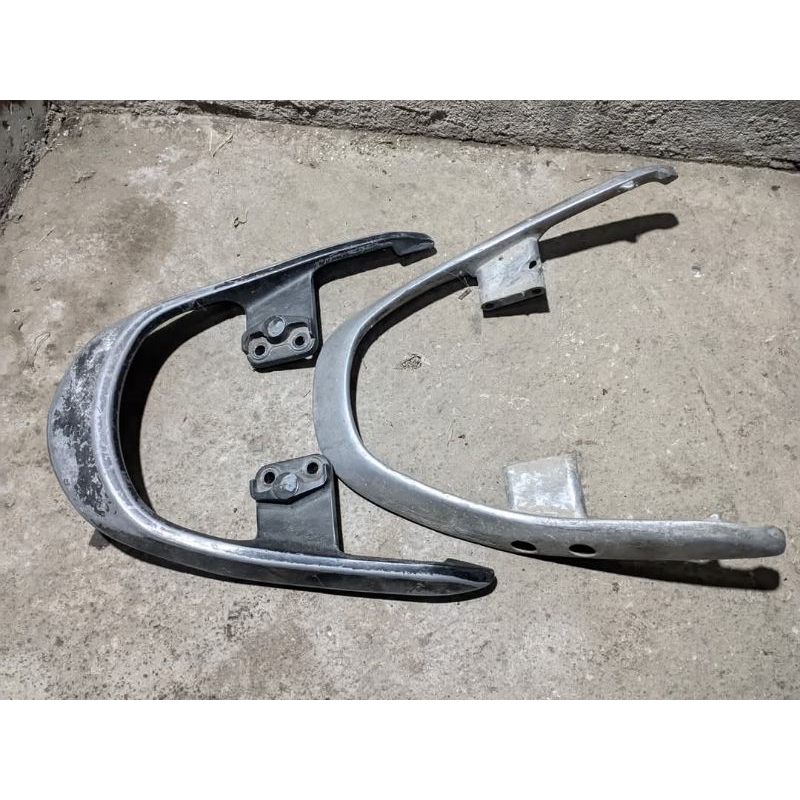 begel Pegangan jok  supra X 125 Lama ori copotan