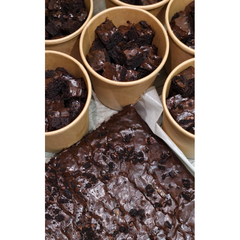 

fudgy brownies cup 16 0Z