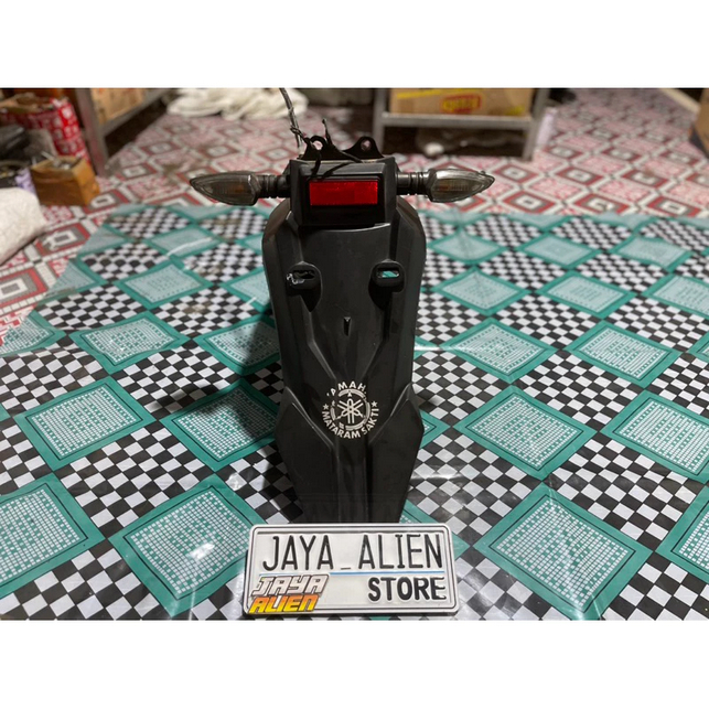 Spakbor yamaha vixion new belakang set sein kanan kiri original