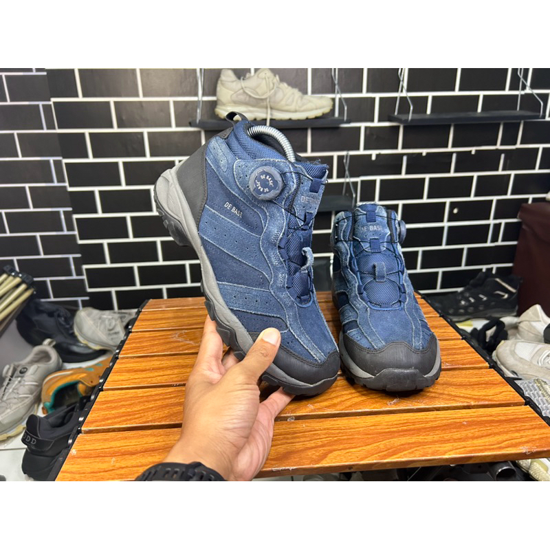 sepatu gunung de base size 40