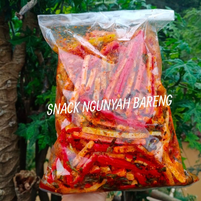 

KERUPUK JAAT BETON PEDAS DAUN JERUK 1/2 KG (500 GRAM)