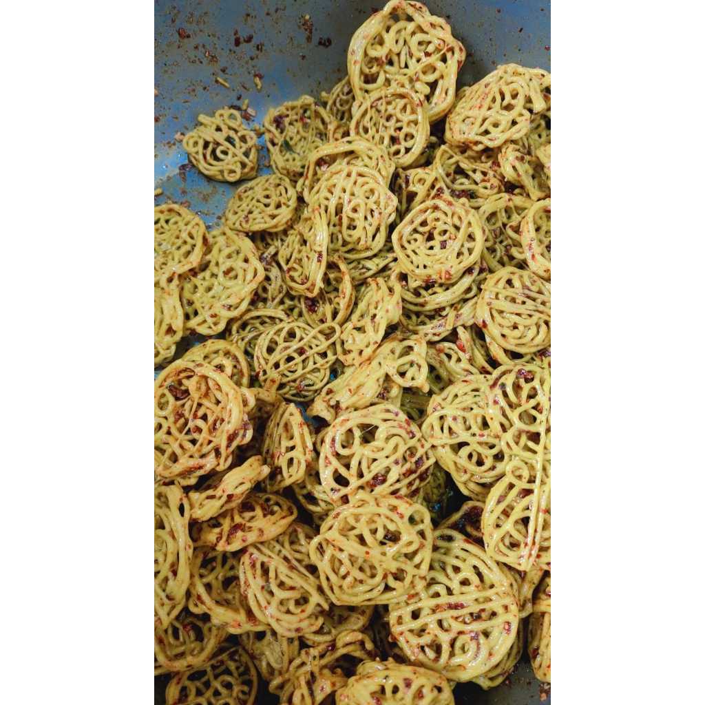 

SEBRING PUKMI PEDAS /KERUPUK MIE DAUN JERUK 50GR