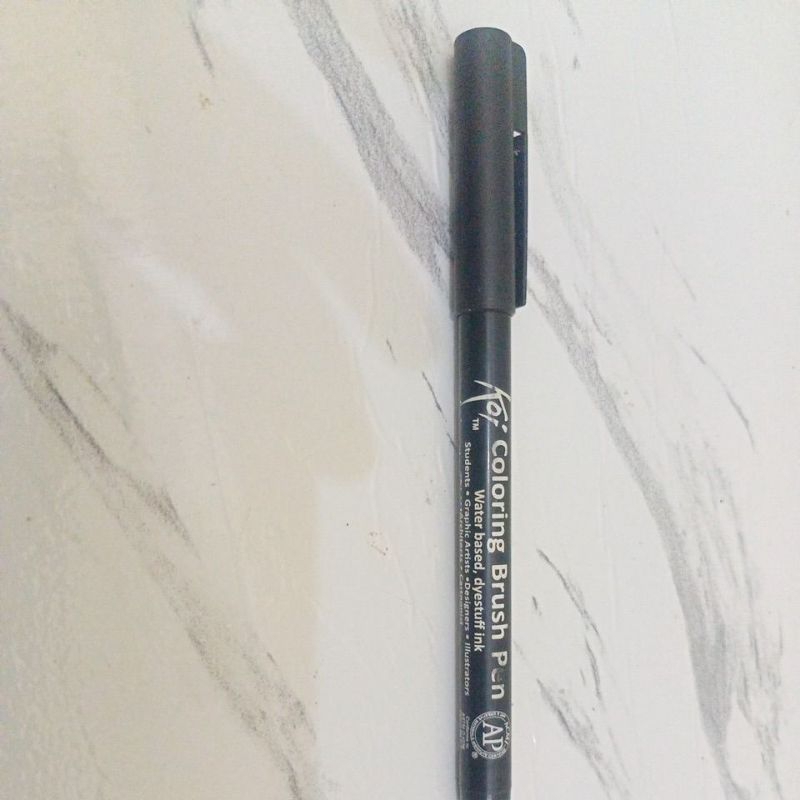 

Brush Pen Koi Hitam