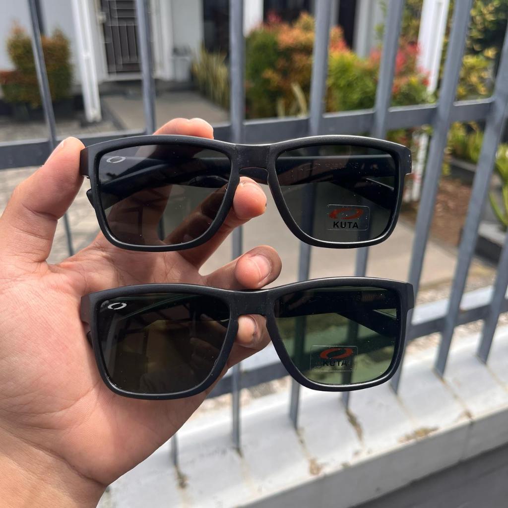KACAMATA GAYA HITAM SUNGLASSES - HJ604