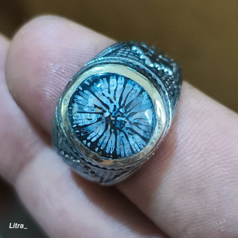 code 9. Batu cincin natural teratai hitam tunggal.